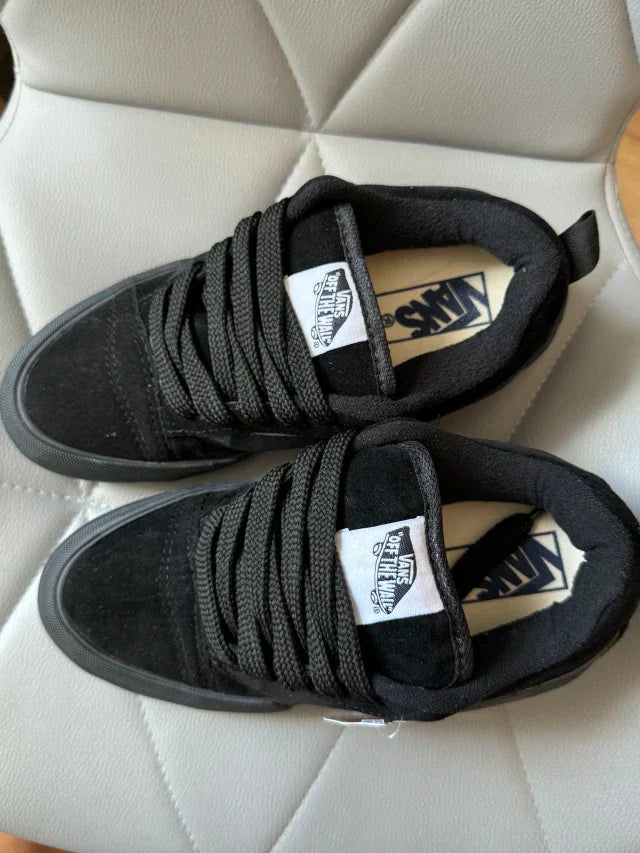 Skool All Black